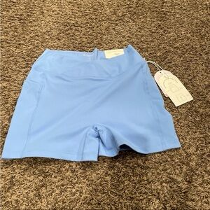 Blogates NWT crisscross scrunch, bike shorts, size large